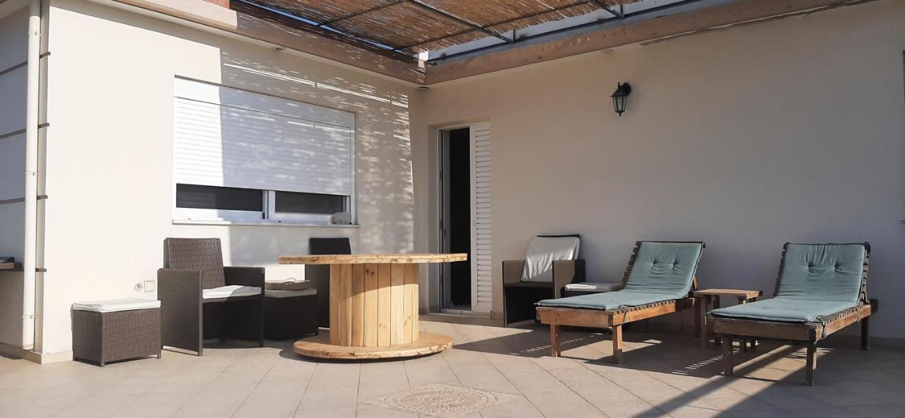 V For The View Apartamento Patras Exterior foto