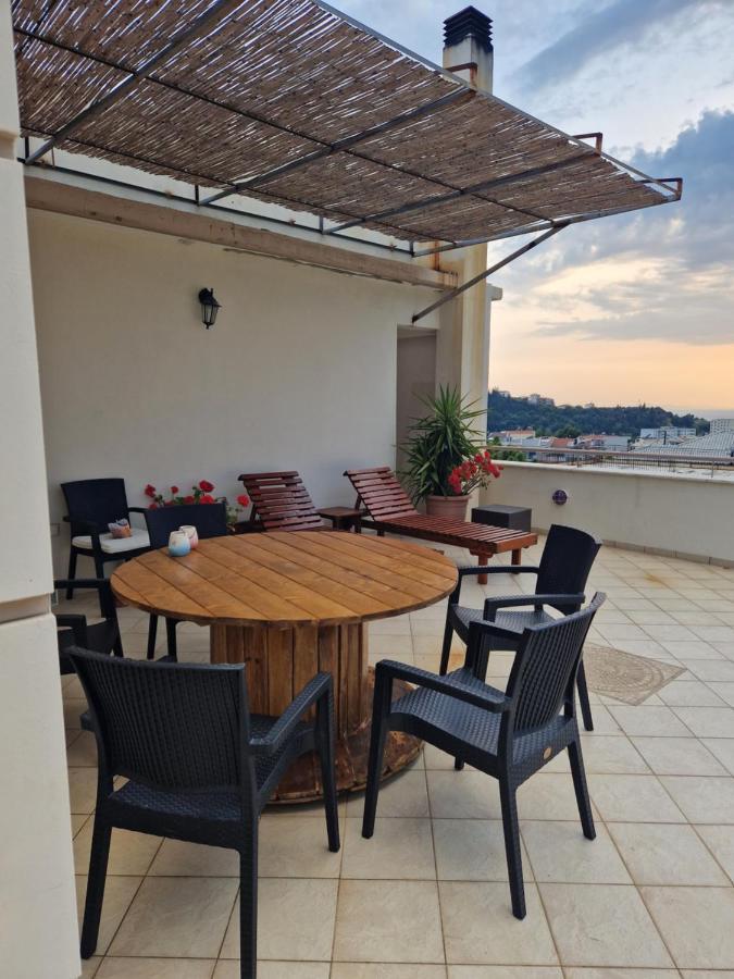V For The View Apartamento Patras Exterior foto