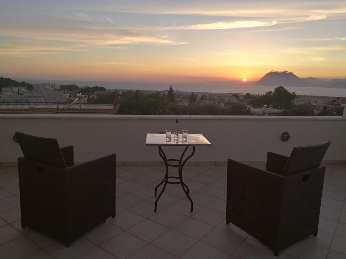 V For The View Apartamento Patras Exterior foto